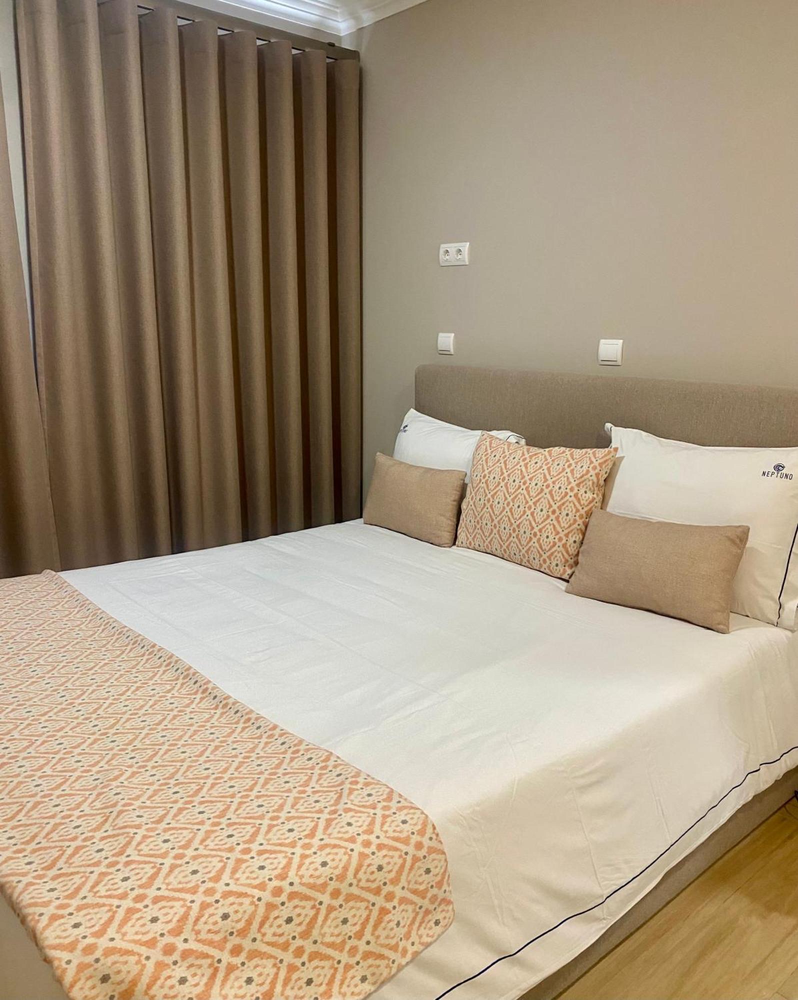 Hotel Neptuno Atouguia da Baleia Kültér fotó